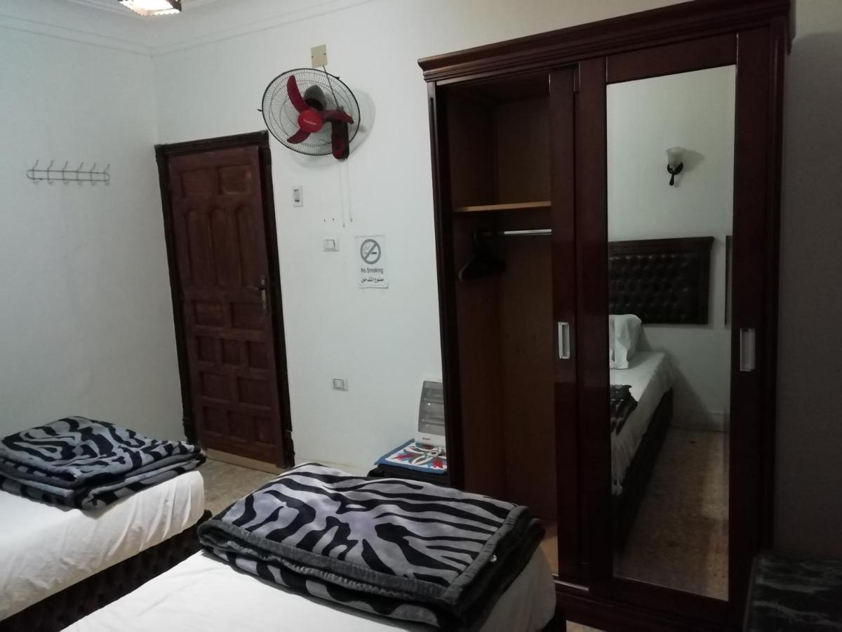 Pyramids Loft Homestay Kafrat al Jabal Exterior photo